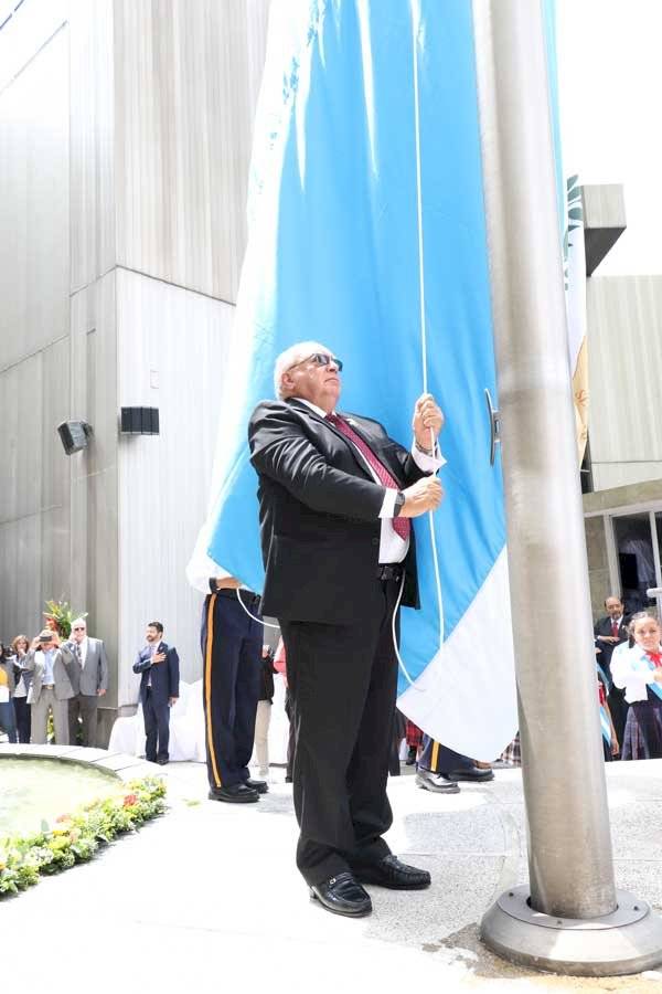 Banco Industrial rinde homenaje a Diego Pulido Aragón