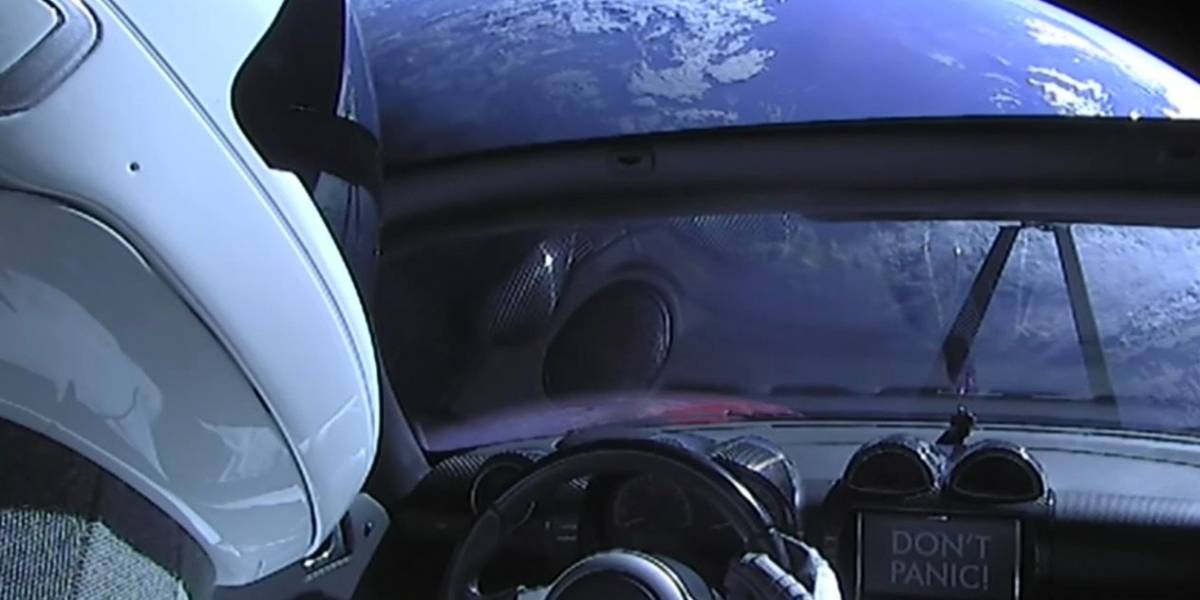 El Tesla Roadster que Elon Musk envió al espacio acaba de dar su primera vuelta alrededor del sol