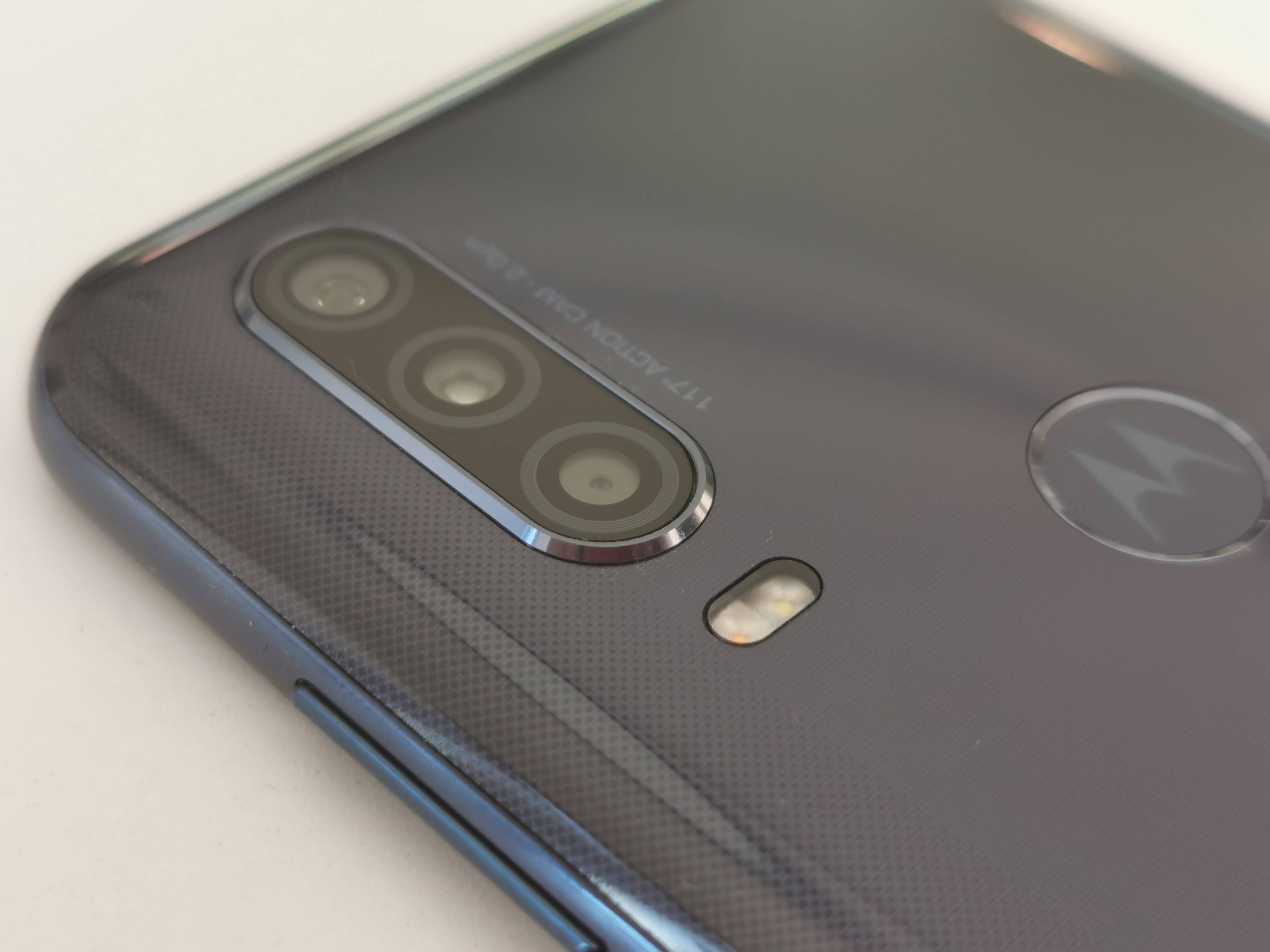 Motorola One Action Ya está disponible el Motorola One Action en Colombia, el celular que cambia cómo grabas tus videos