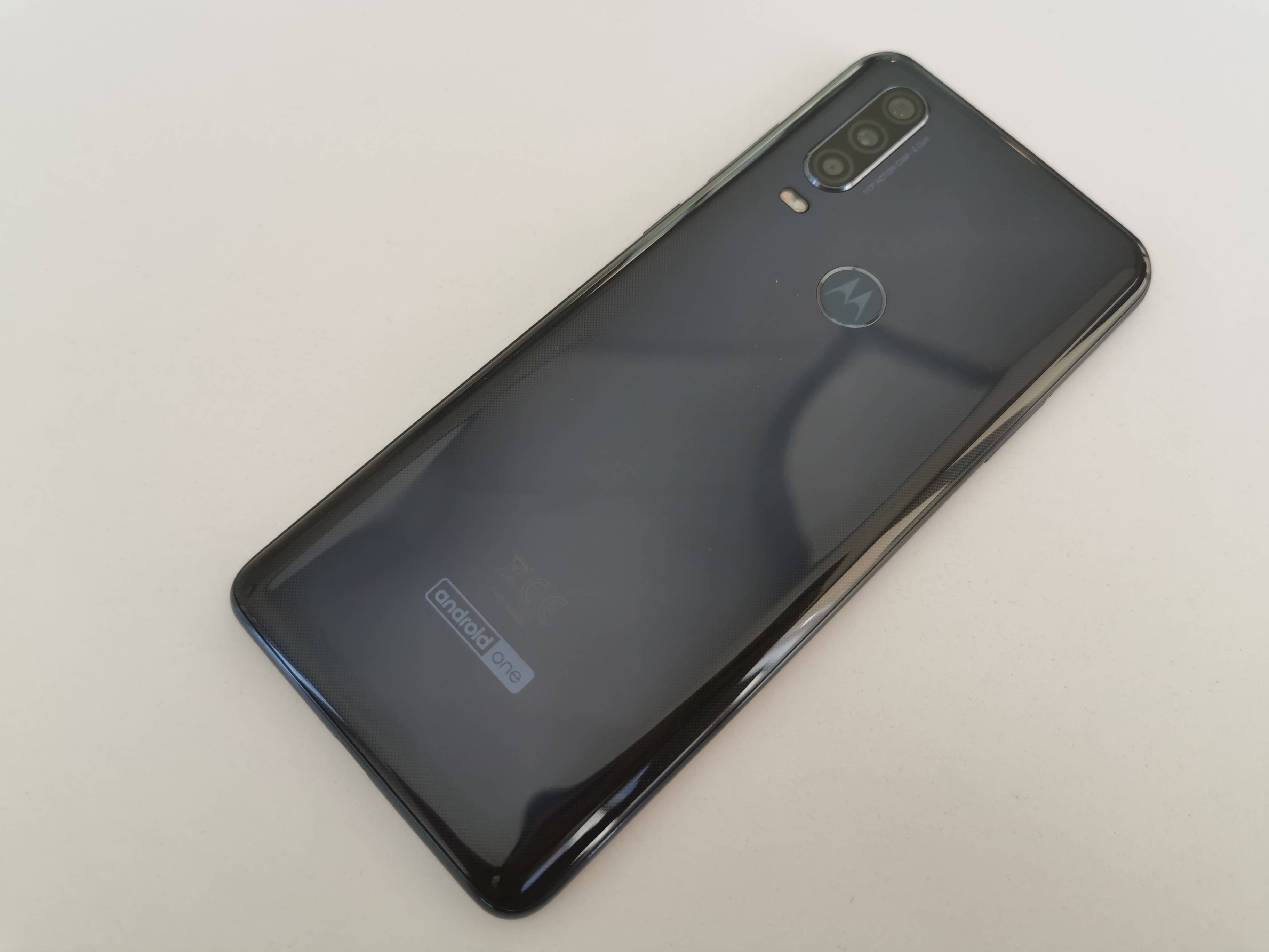 Motorola One Action Ya está disponible el Motorola One Action en Colombia, el celular que cambia cómo grabas tus videos
