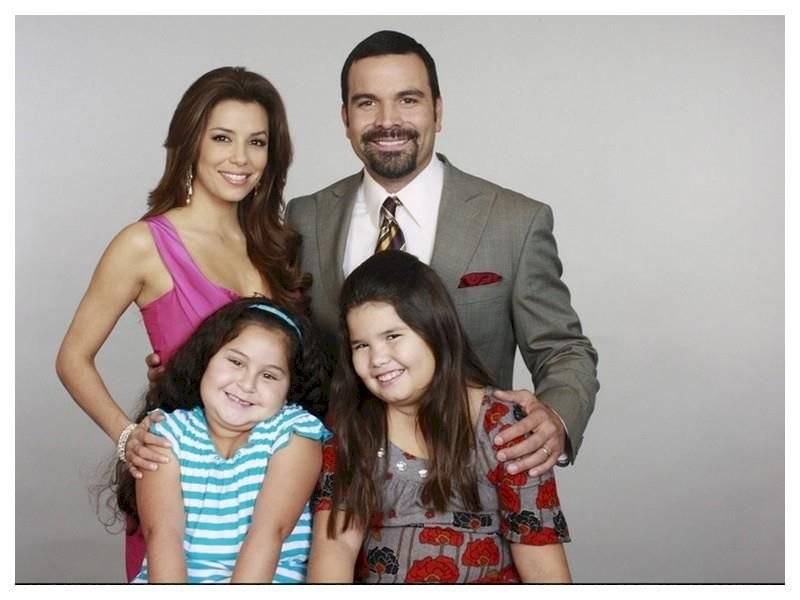 Madison de la Garza como Juanita