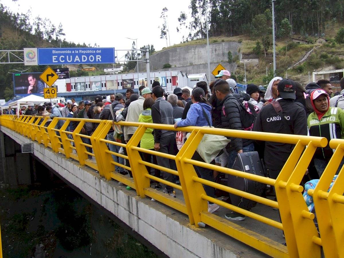 10.000 venezolanos tratarán de cruzar a Ecuador antes de nueva visa humanitaria
