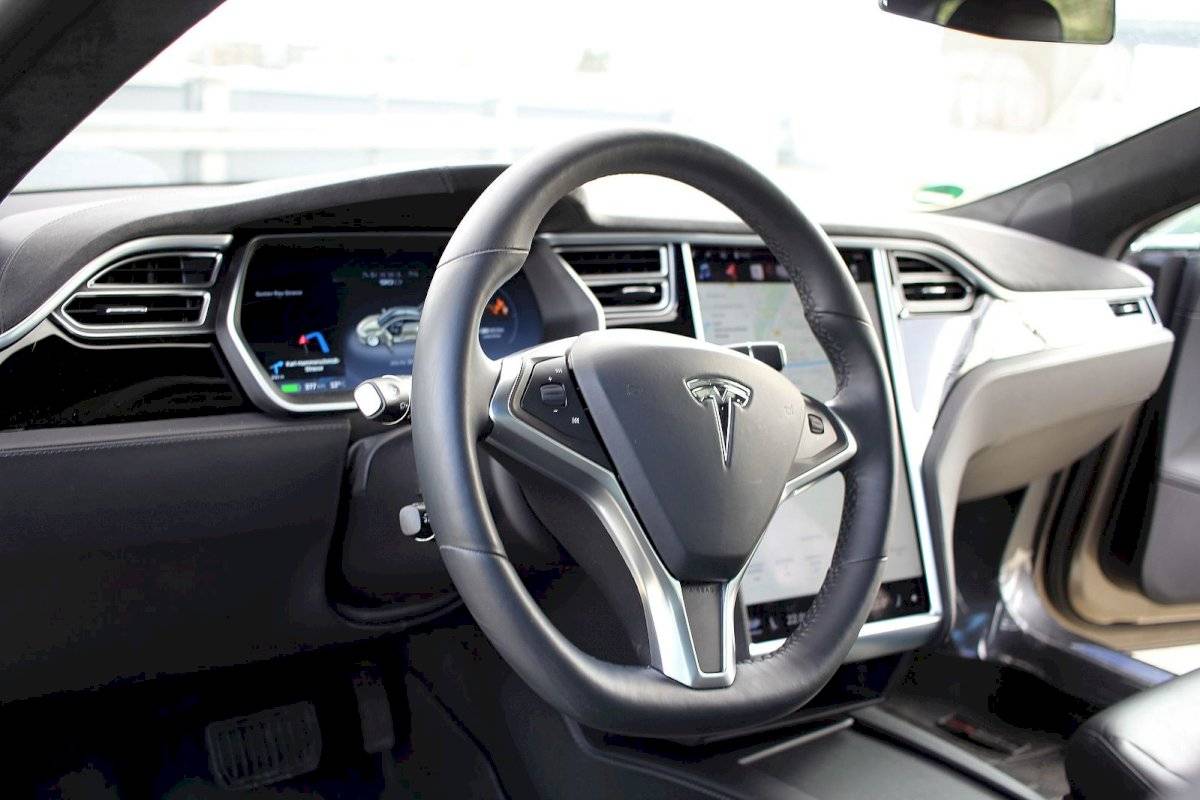 teslamodelsinter-5127c7b1c99041718c390129df1d4676.jpg