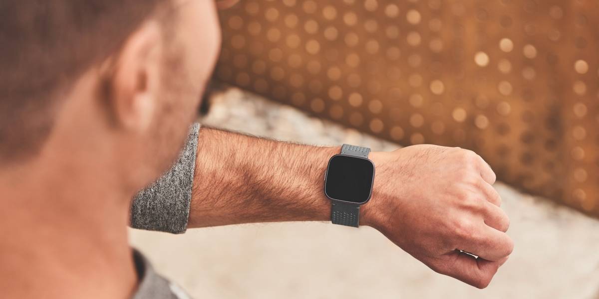 Este es el nuevo Fitbit Versa 2, con un nuevo diseño y mejor batería