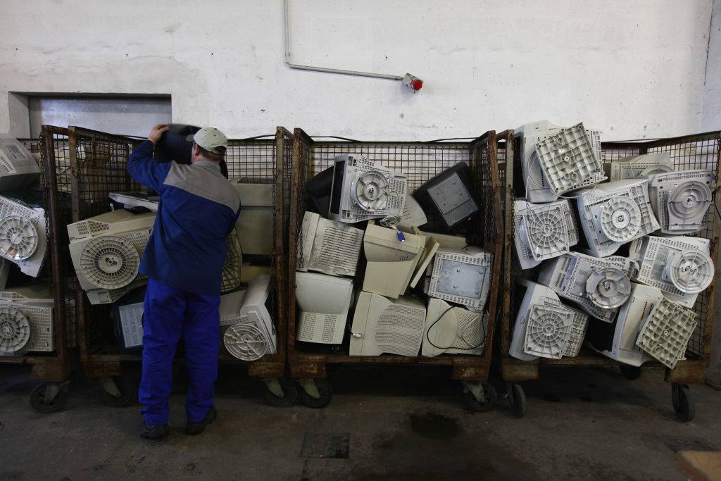 Colombia: Proyecto de ley propone obligar a las compañías tecnológicas a especificar la vida útil de sus dispositivos 1 Basura tecnológica