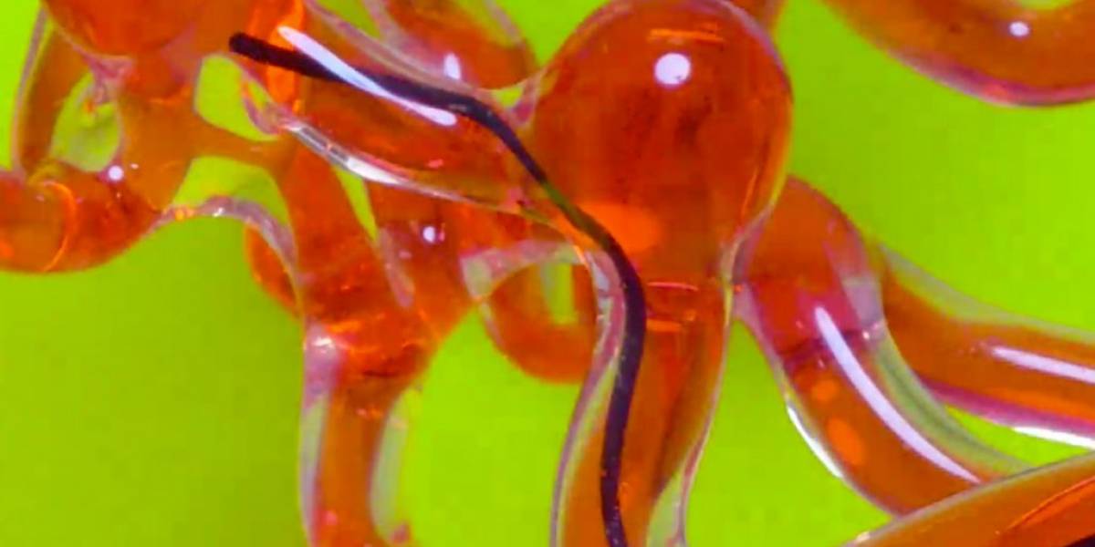 Crean serpiente robot que se mete en tus venas para deslizarse a tu cerebro