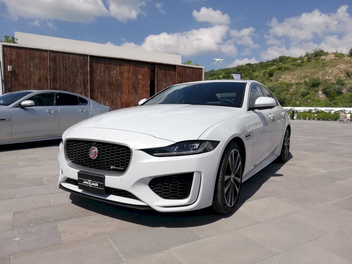 Jaguar XE 2020