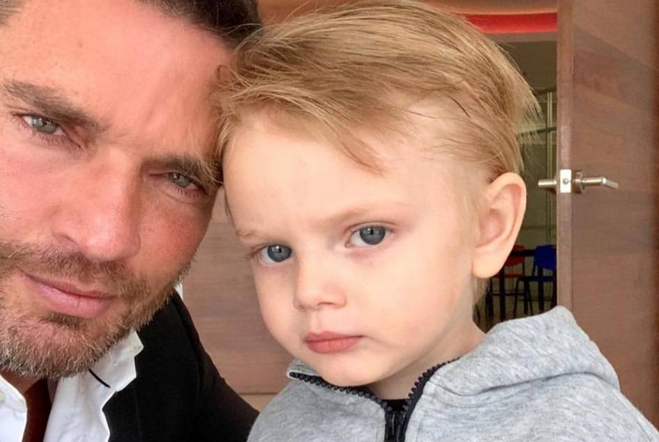 Julián Gil niega que un tribunal le haya prohibido sacarse una foto con su hijo Julián Gil