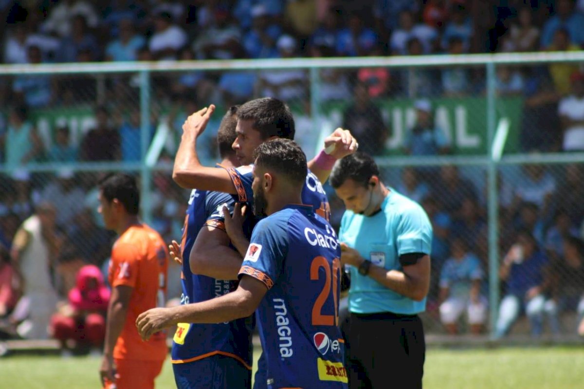 Gol de Othoniel Arce