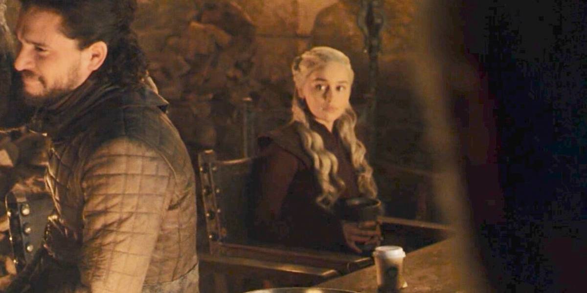 Showrunners de Game of Thrones aseguran que el vaso de café fue su único error