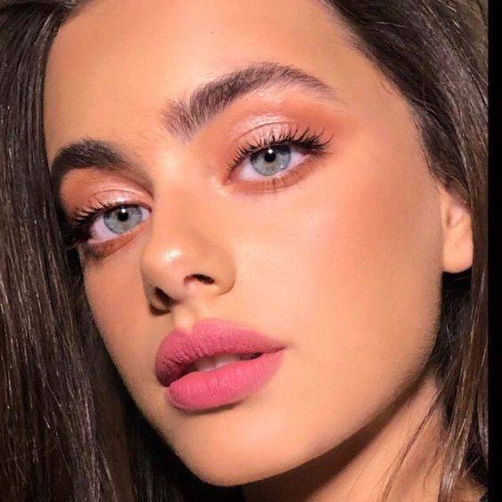 Maquillaje en tonos rosas Maquillaje en tonos rosas