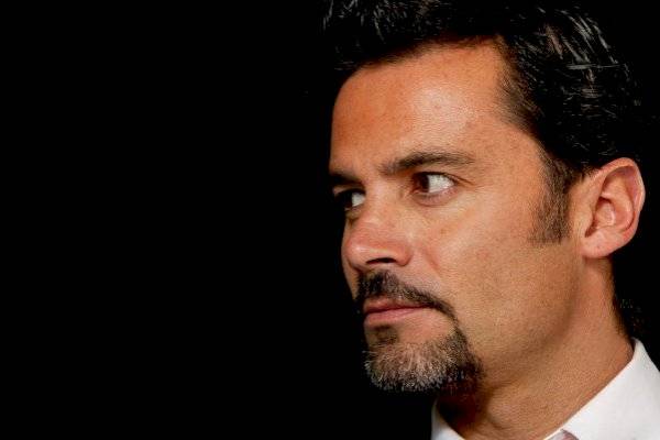 "Por esas cosas de la vida, nunca se la entregué": revelan inédita fotografía de Felipe Camiroaga con Gladys Marín en Cuba