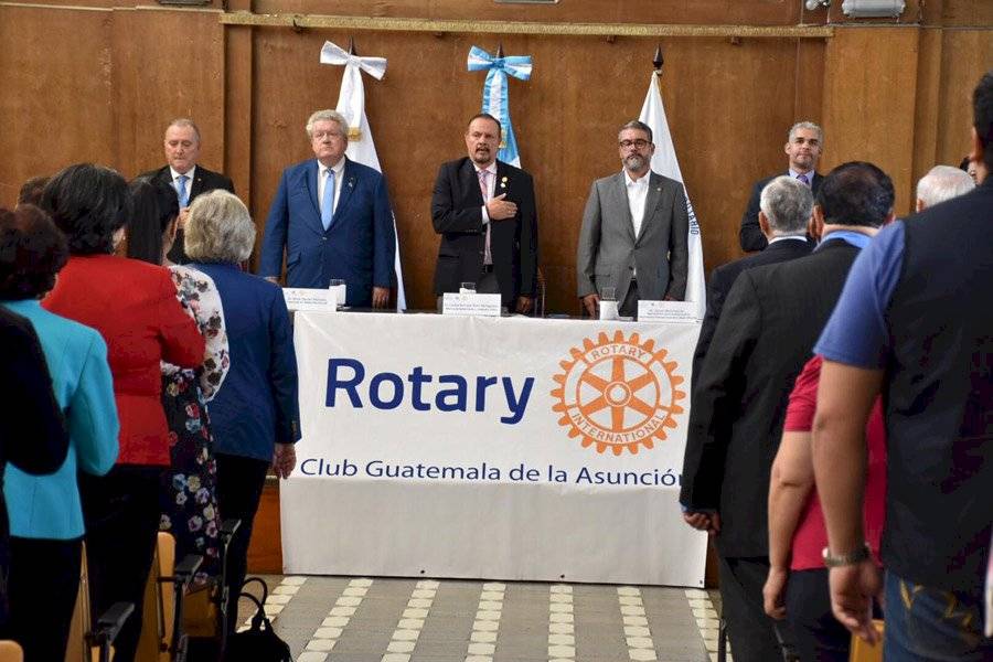 Rotary International dona equipo de rayos x digital
