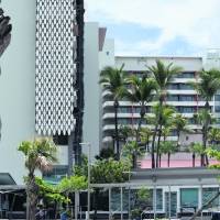 En condición estable mujer que se lanzó del sexto piso de hotel en Condado