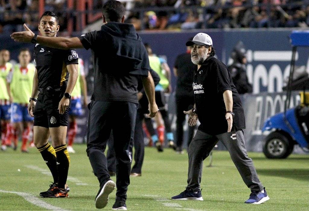 Diego Maradona dirigirá Gimnasia y Esgrima Superliga argentina