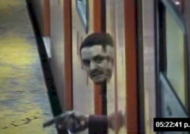 Hombre dispara en Metro Balderas