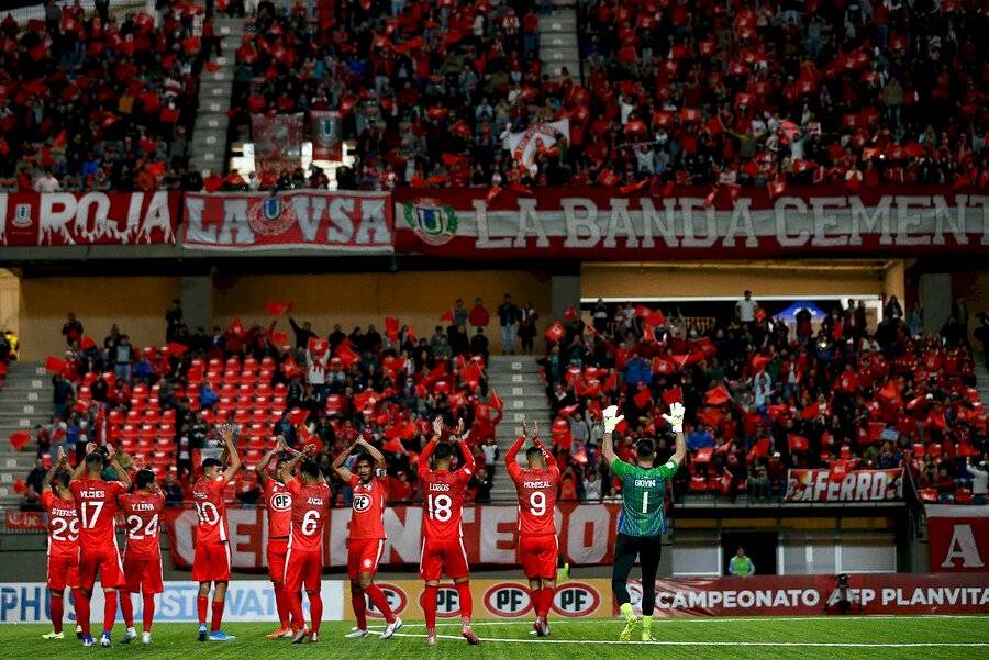 El grupo Andes Inversiones Deportivas, liderado por Bragarnik, es el controlador de Unión La Calera / Foto: Photosport