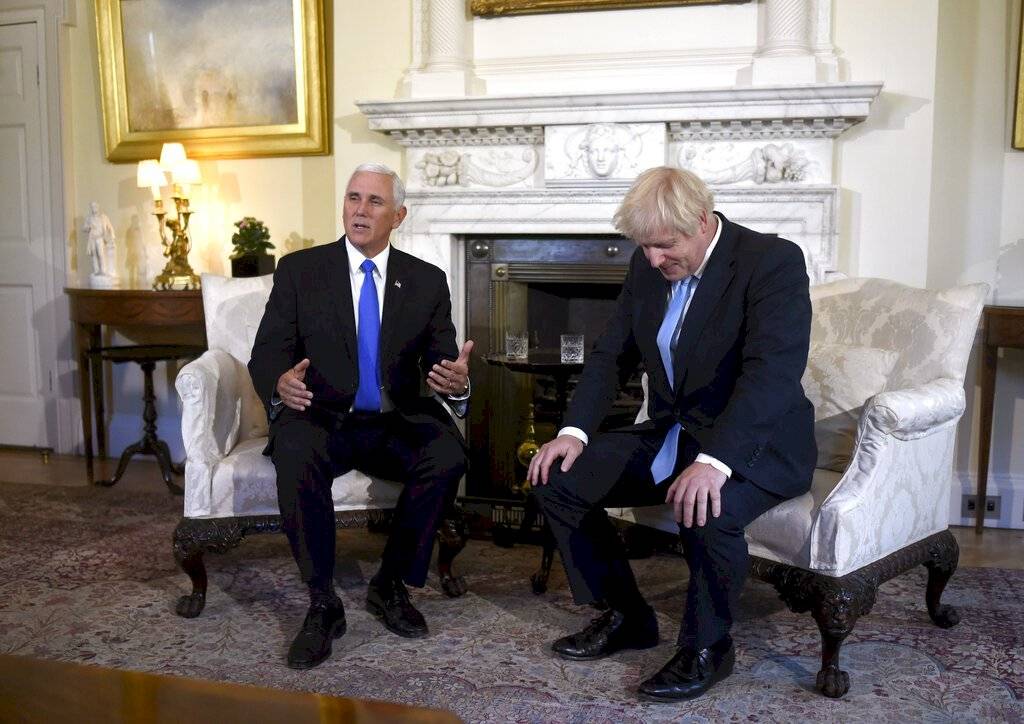 El primer ministro británico, Boris Johnson se reúne en Downing Street con el vicepresidente de los Estados Unidos, Mike Pence, en Londres, el jueves 5 de septiembre de 2019