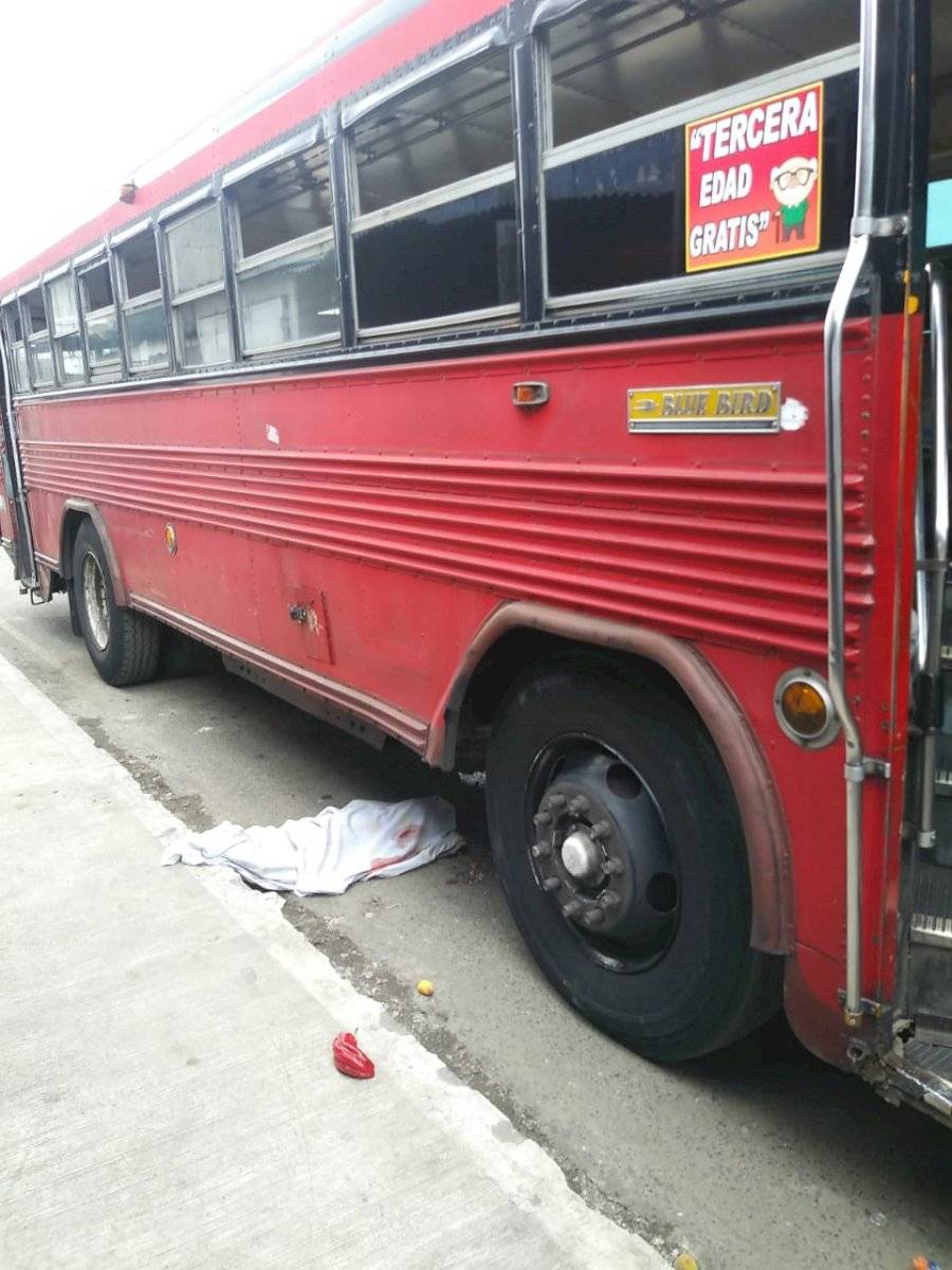 Niña de cinco años muere al ser atropellada por un autobús, en la zona 7