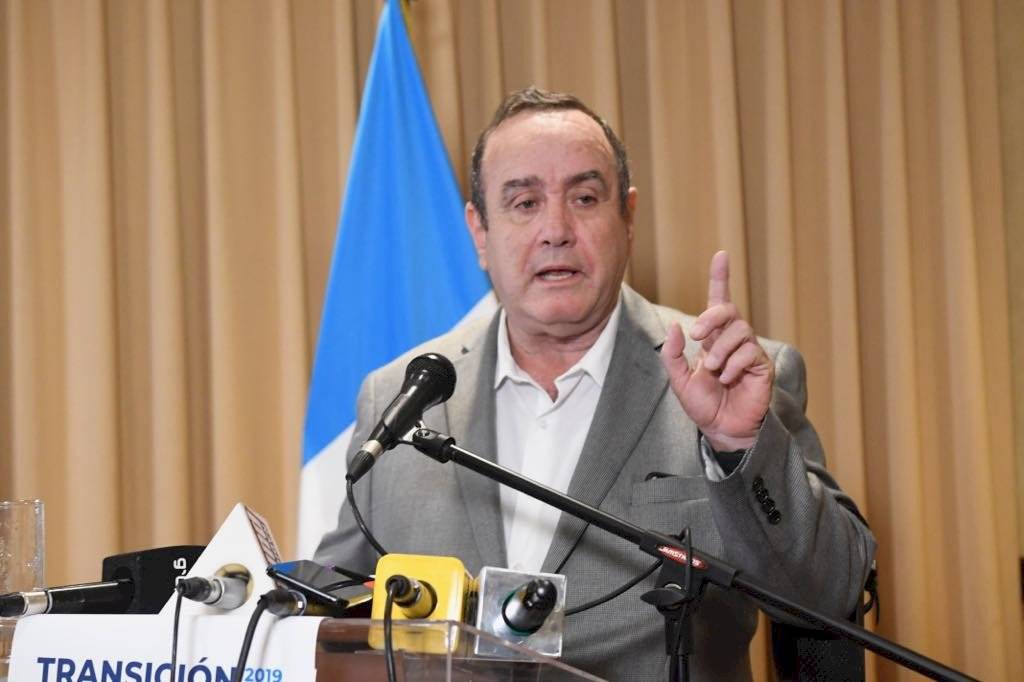 Alejandro Giammattei habló sobre César Montes