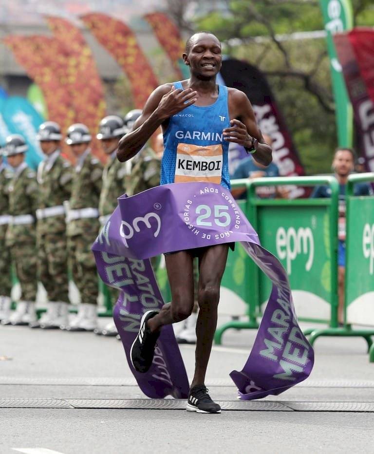 Timothy Kipgetich Kemboy ganador 42K