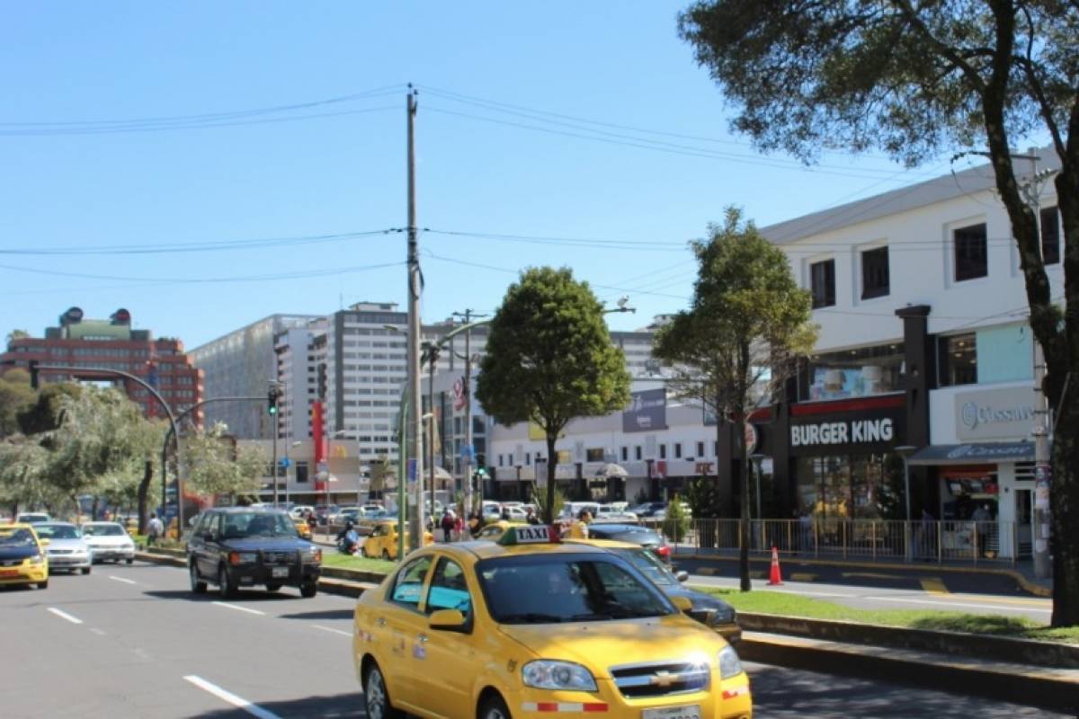 ¿Qué vehículos están exentos del Hoy No Circula en Quito ...
