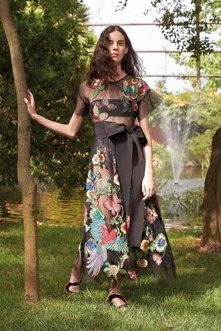 5 Red Valentino