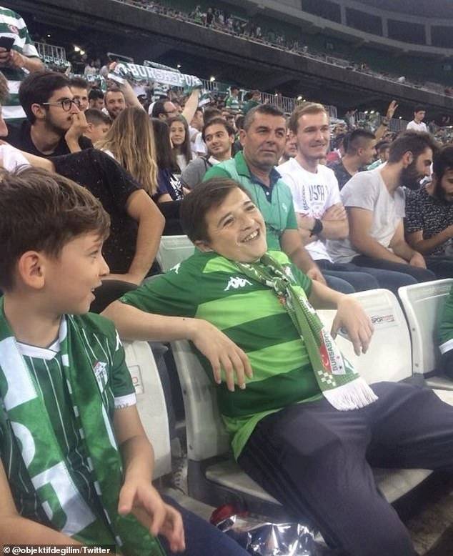 menino fumante
