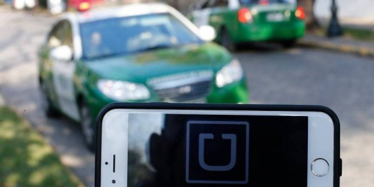 Uber Chile activa función para detectar mensajes inapropiados entre conductores y usuarios
