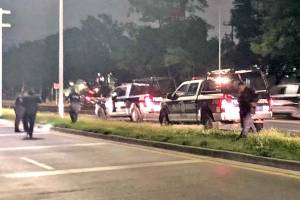 Policías del estado y municipales en Zapopan fueron atacados; detonan una granada