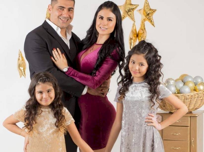 Fabiola Martínez y su familia