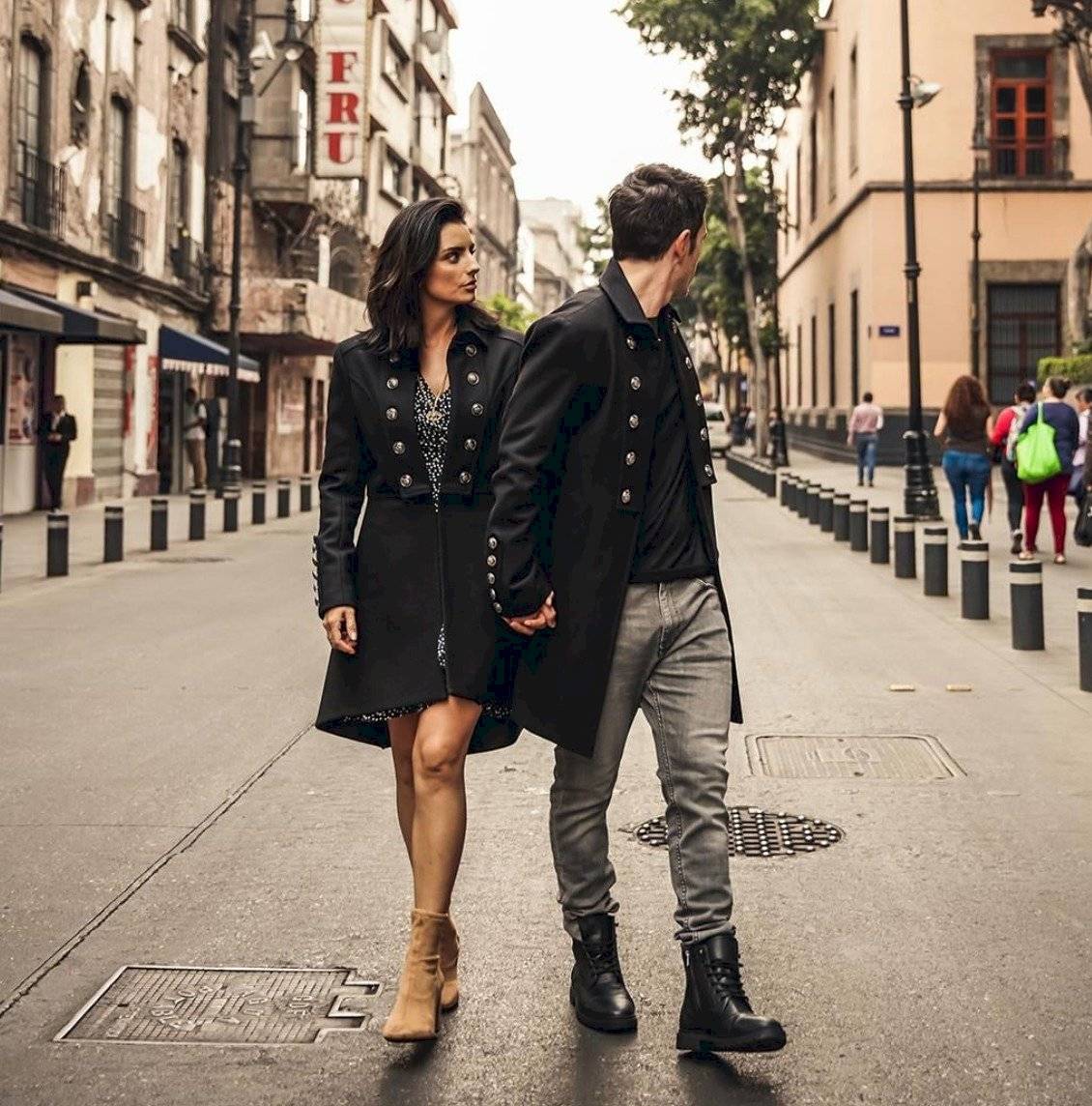Aislinn Derbez