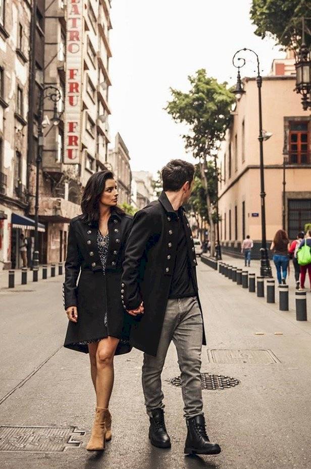 Aislinn Derbez