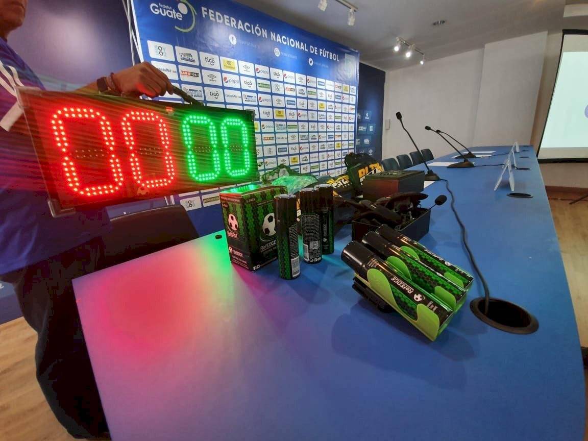 Implementos que utilizarán los árbitros en los partidos en Guatemala