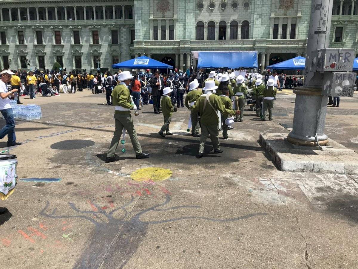 Estudiantes realizan actividades por las fiestas patrias