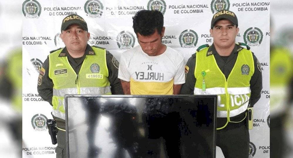 Hombre es capturado mientras le robaba a su propia madre