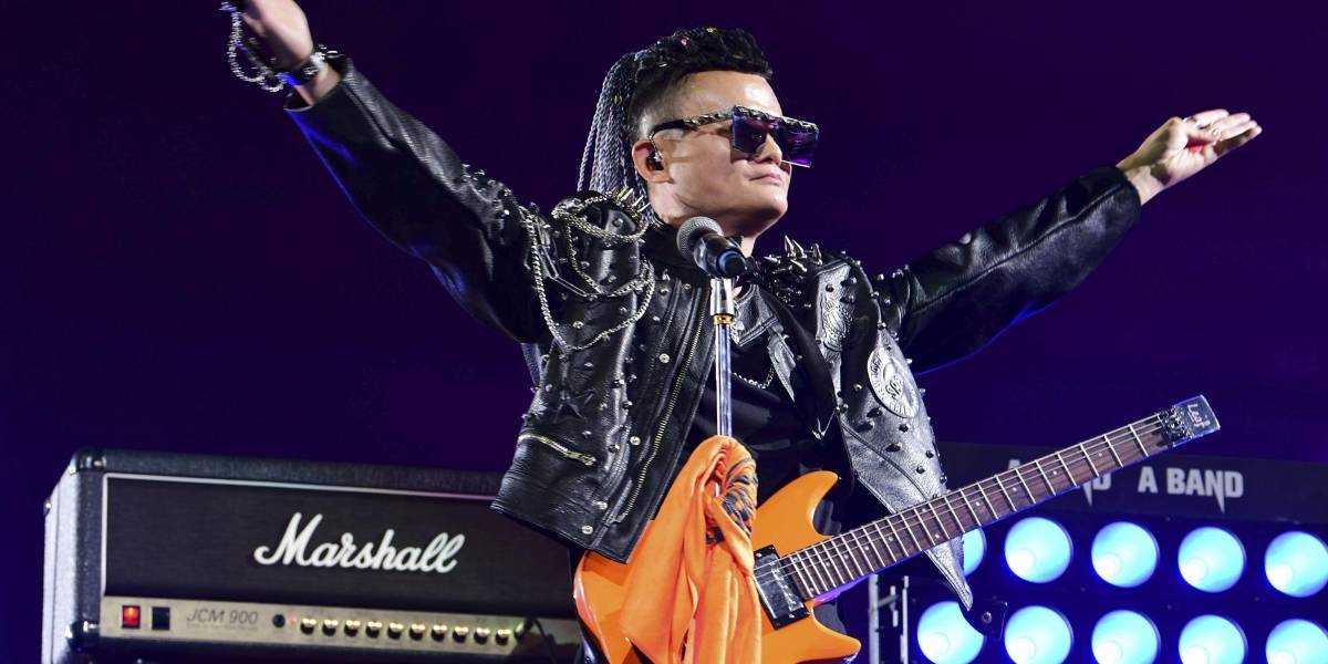 Con lágrimas, fuegos artificiales y disfraces: La desmesurada fiesta de despedida del fundador de AliExpress Jack Ma