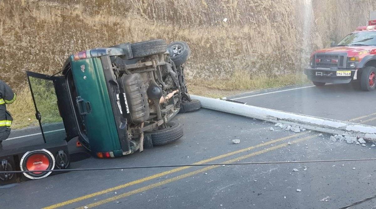 Accidente de tránsito sobre la Princesa Toa y Simón Bolívar, sector la Argelia