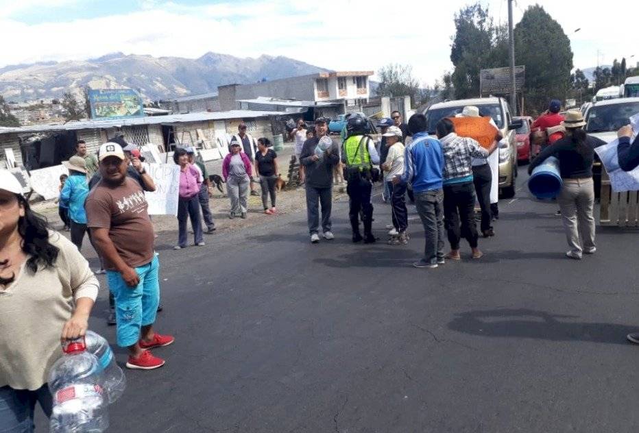 Cierre de vía en la Simón Bolívar