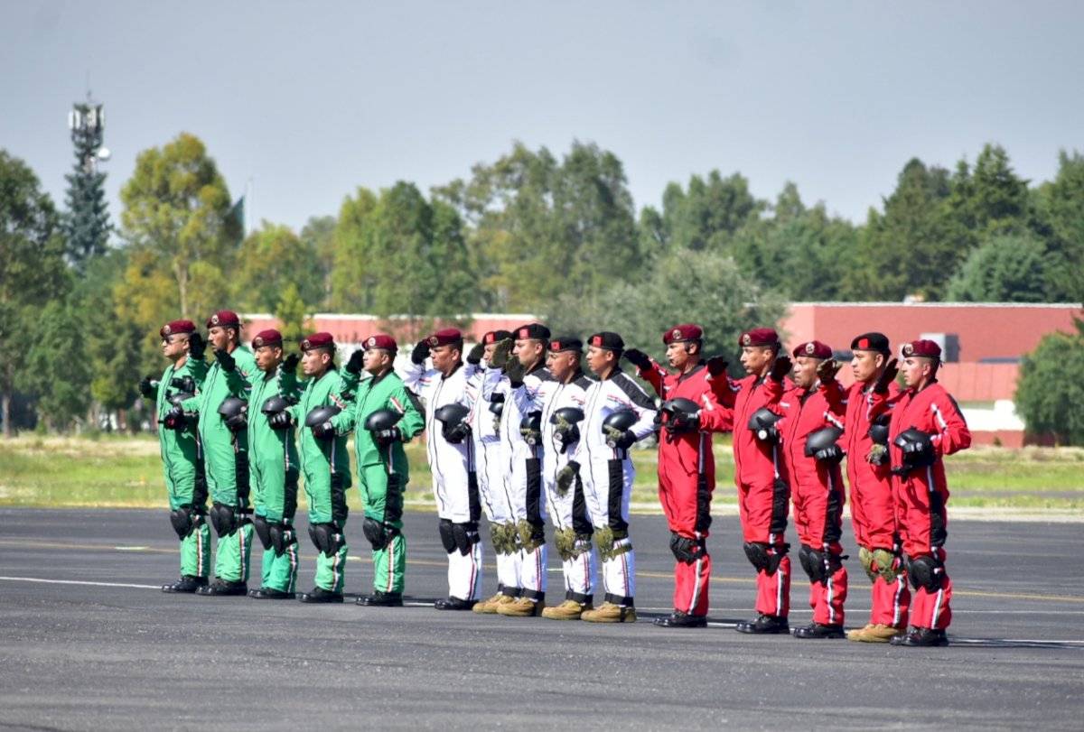Paracaidistas - Desfile militar