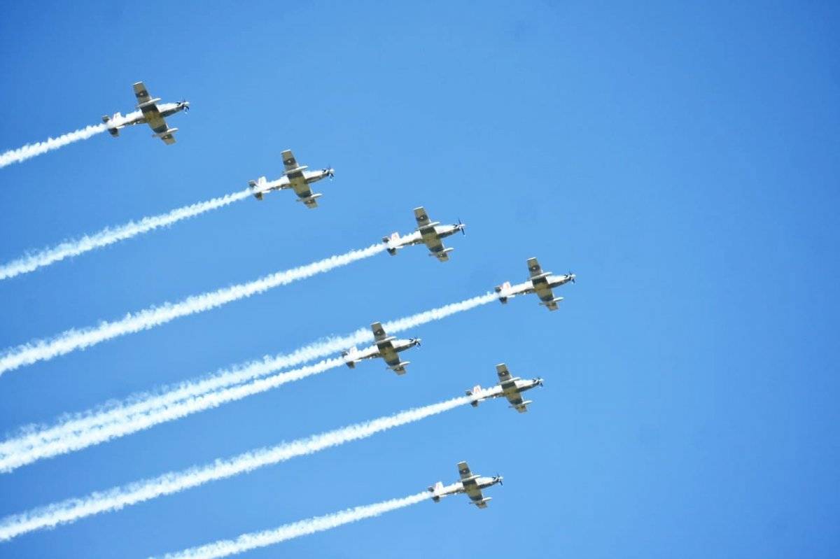 Parada aérea desfile