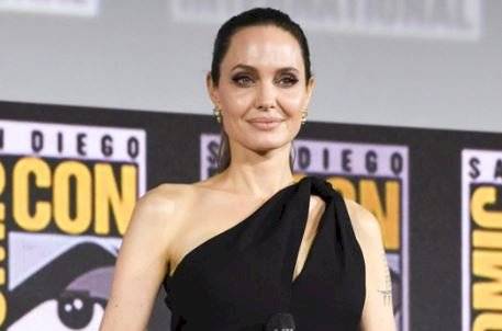 Angelina jolie