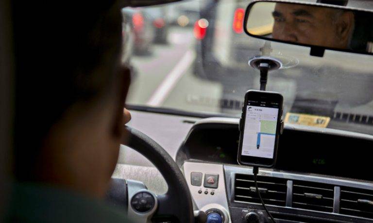 Choferes o taxistas sufren problemas de riñón Taxistas Uber