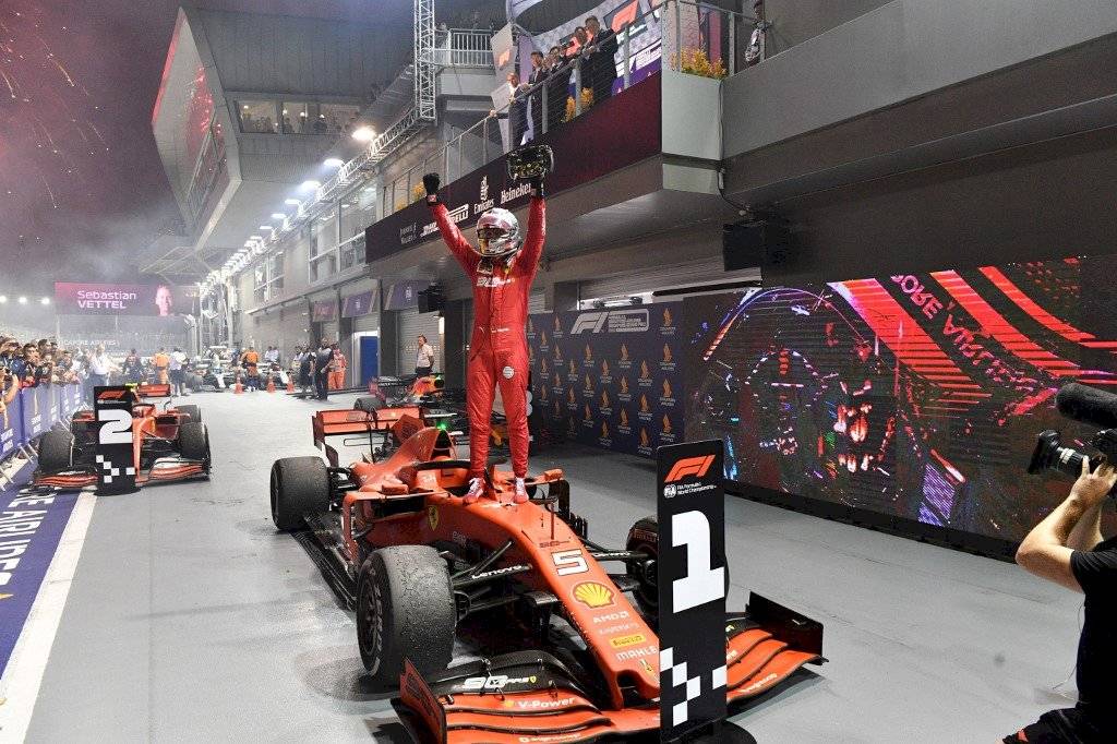 Sebastian Vetel de Ferrari gana en Singapur