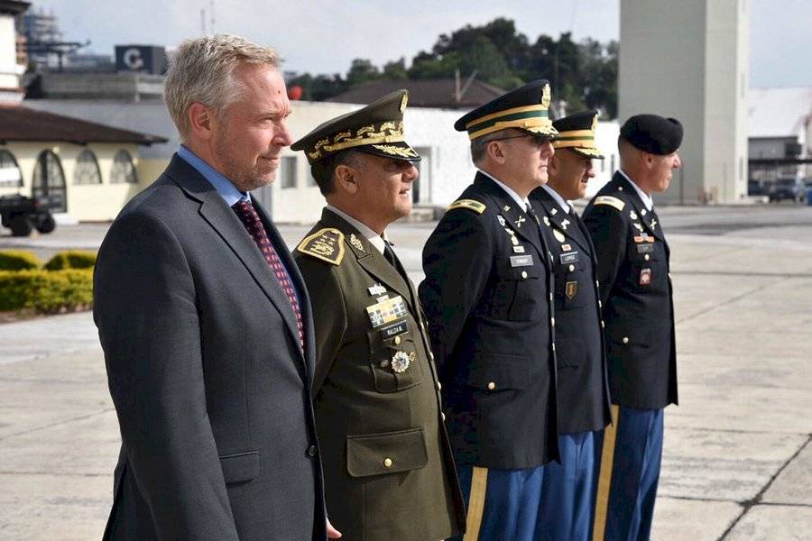 Comandantes estadounidenses llegan al país