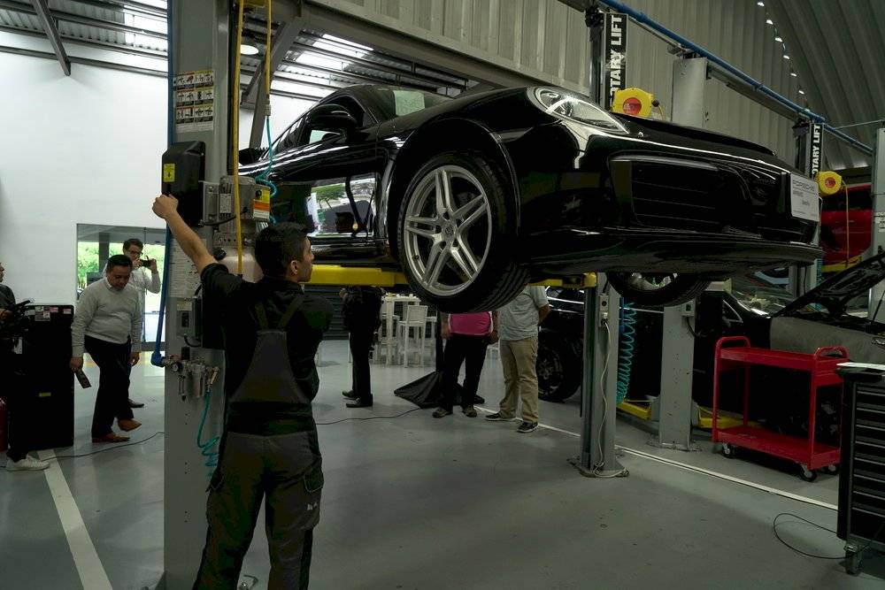 Porsche Pre-owned Car Centre