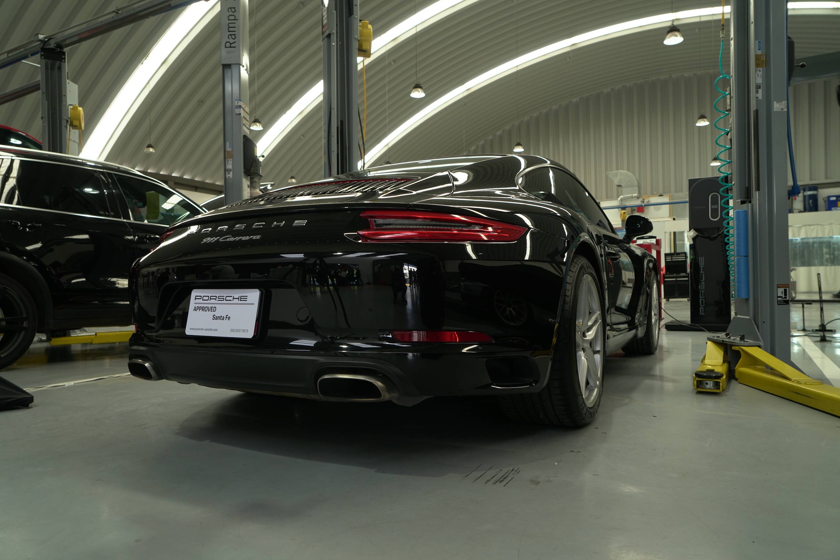 Porsche Pre-owned Car Centre Porsche Pre-owned Car Centre