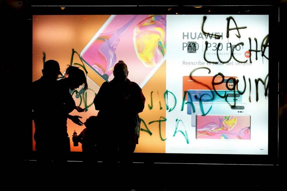 Desmanes de anarquistas en marcha por Ayotzinapa