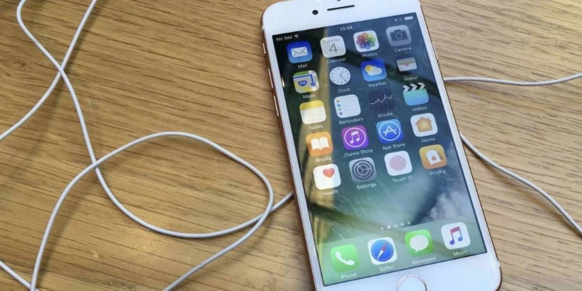 Niña de 14 años se quedó dormida escuchando música y murió luego de que la batería del teléfono explotara
