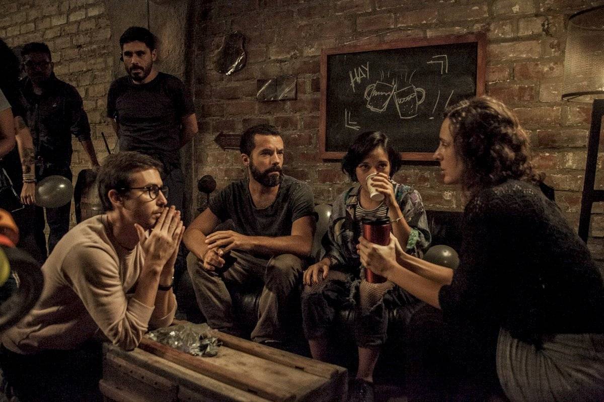 un-dia-eres-joven-movistar-play-serie
